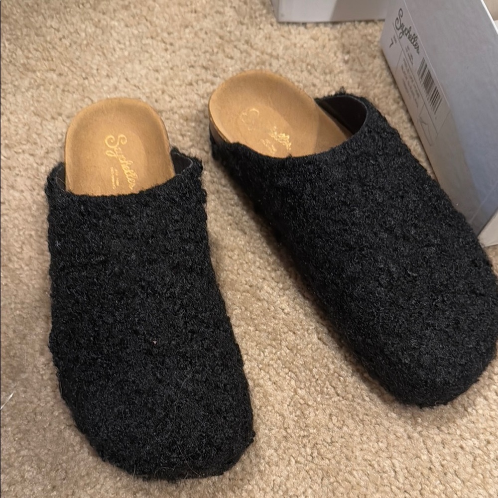 Seychelles  Black Textured Mules